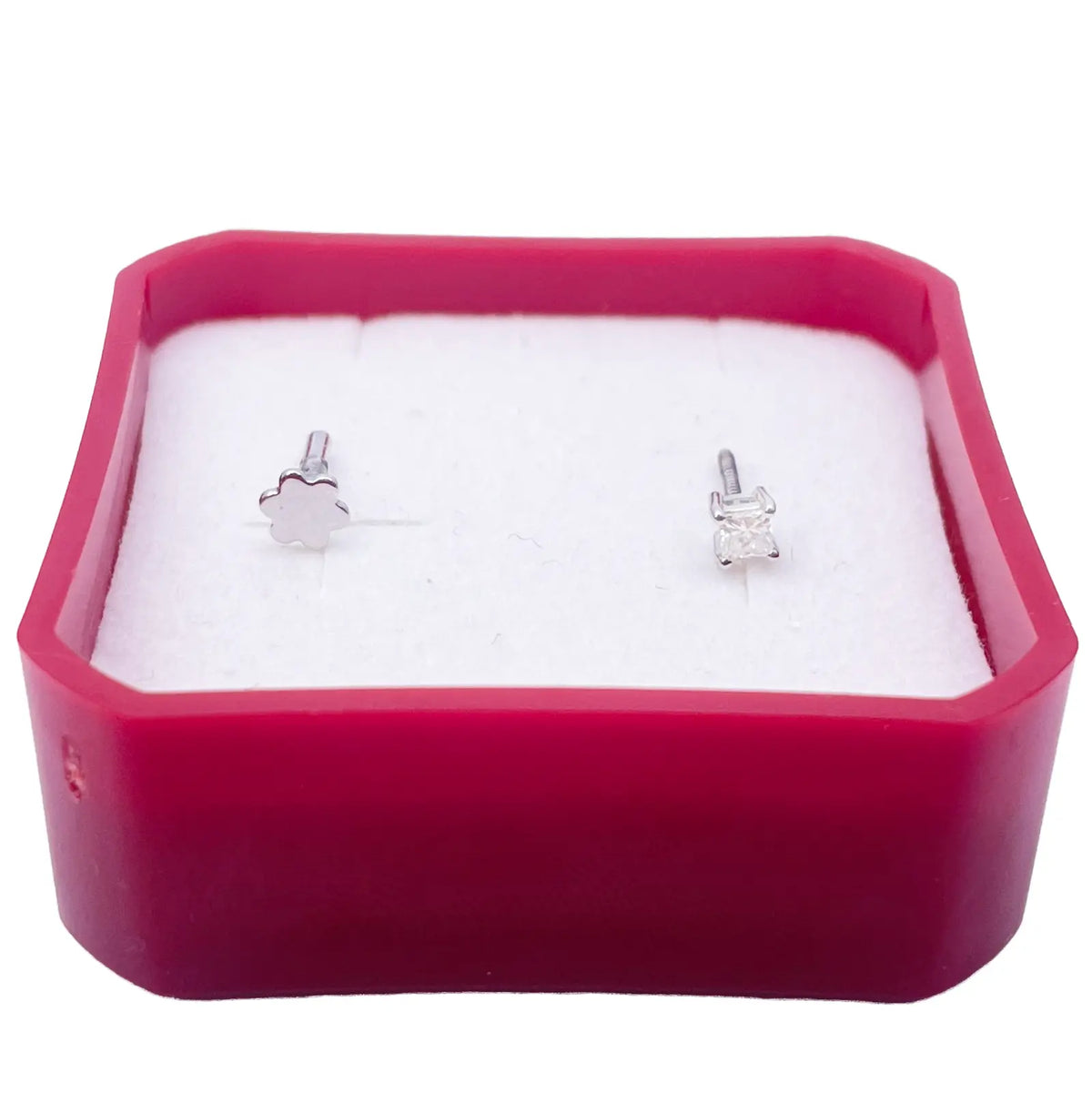 18ct White Or Yellow Gold Princess Diamond Nose Stud Pin 0.05ct 4 claw 2.6mm Body Piercings