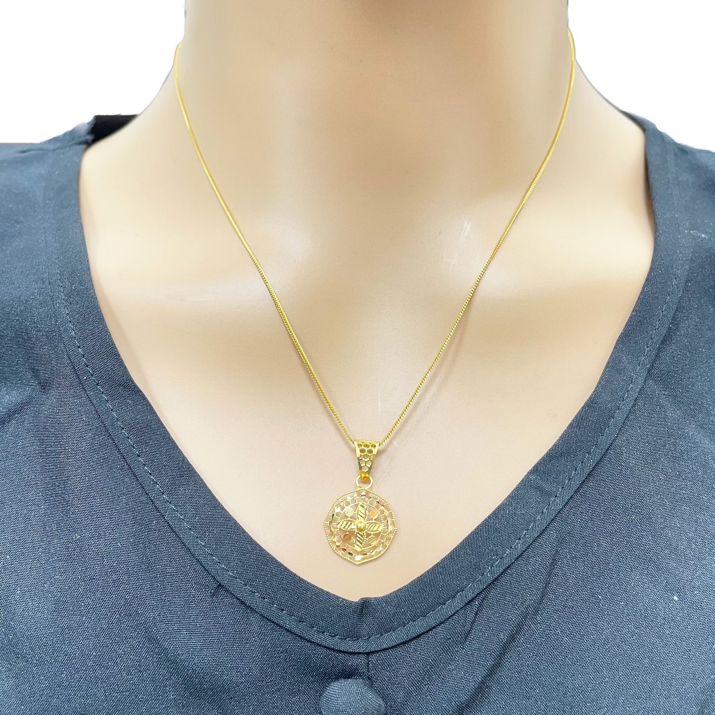 22ct Yellow Gold Floral Milgrain Honeycomb Octagonal Pendant