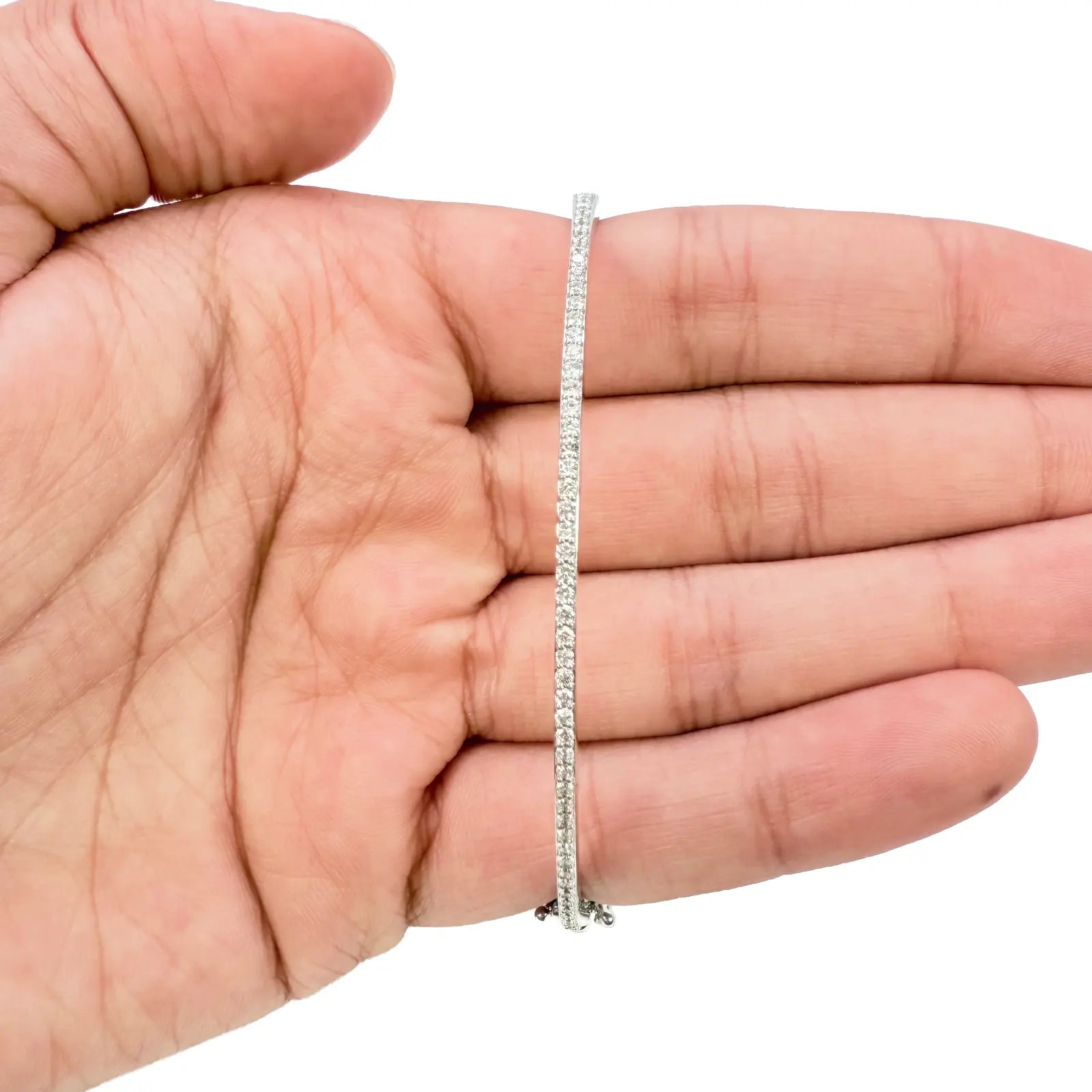 18ct White Gold Natural Round Pave Diamond High-Polished Oval Bangle 0.50ct  Diamond Bracelets