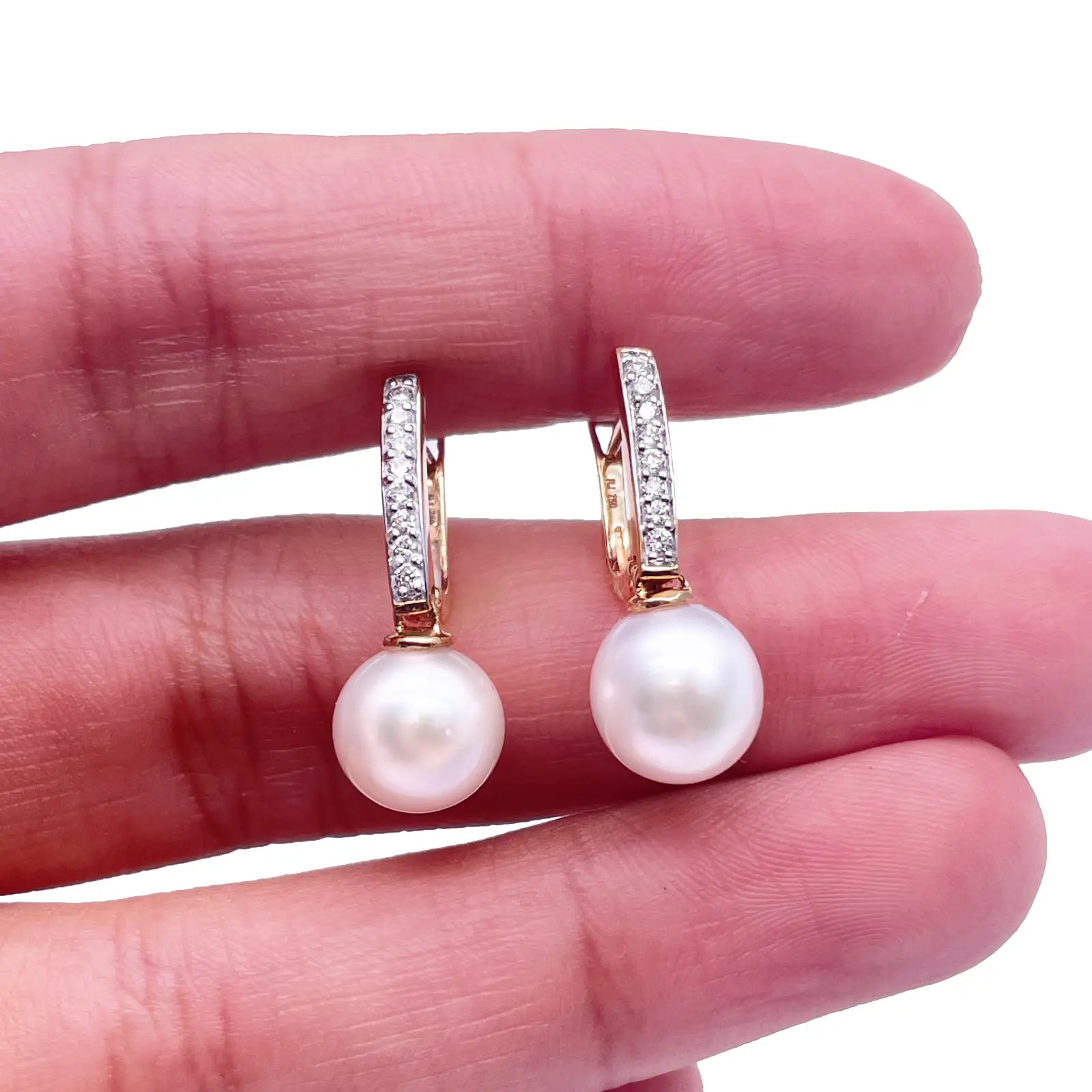18ct Yellow Gold Freshwater Pearl & Diamonds Drop Hoop Huggie Earrings 0.10ct  Gold earring