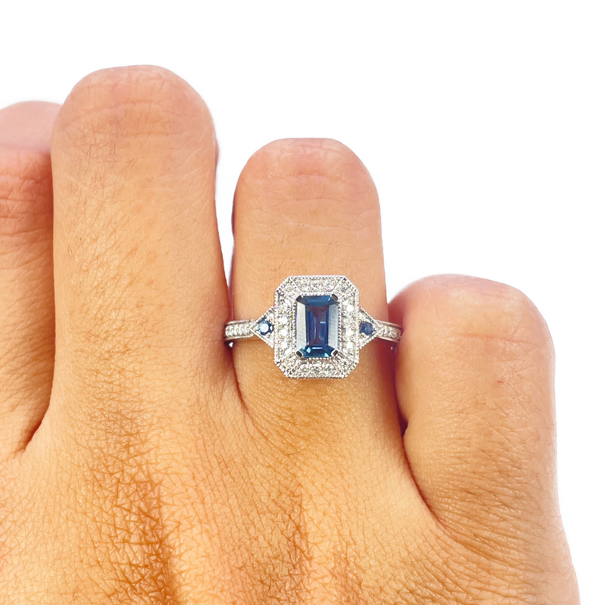 18ct Gold Natural Sapphire Diamond Halo Ring Round & Emerald Cut 0.95ct