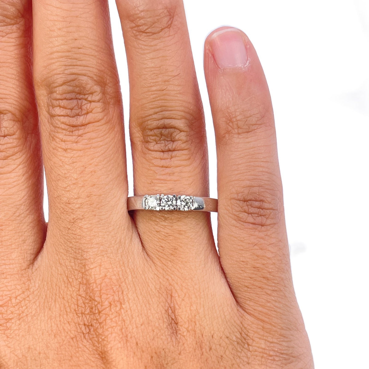 18ct White Gold Three Stone Natural Diamond Ring Trilogy Band 0.28ct