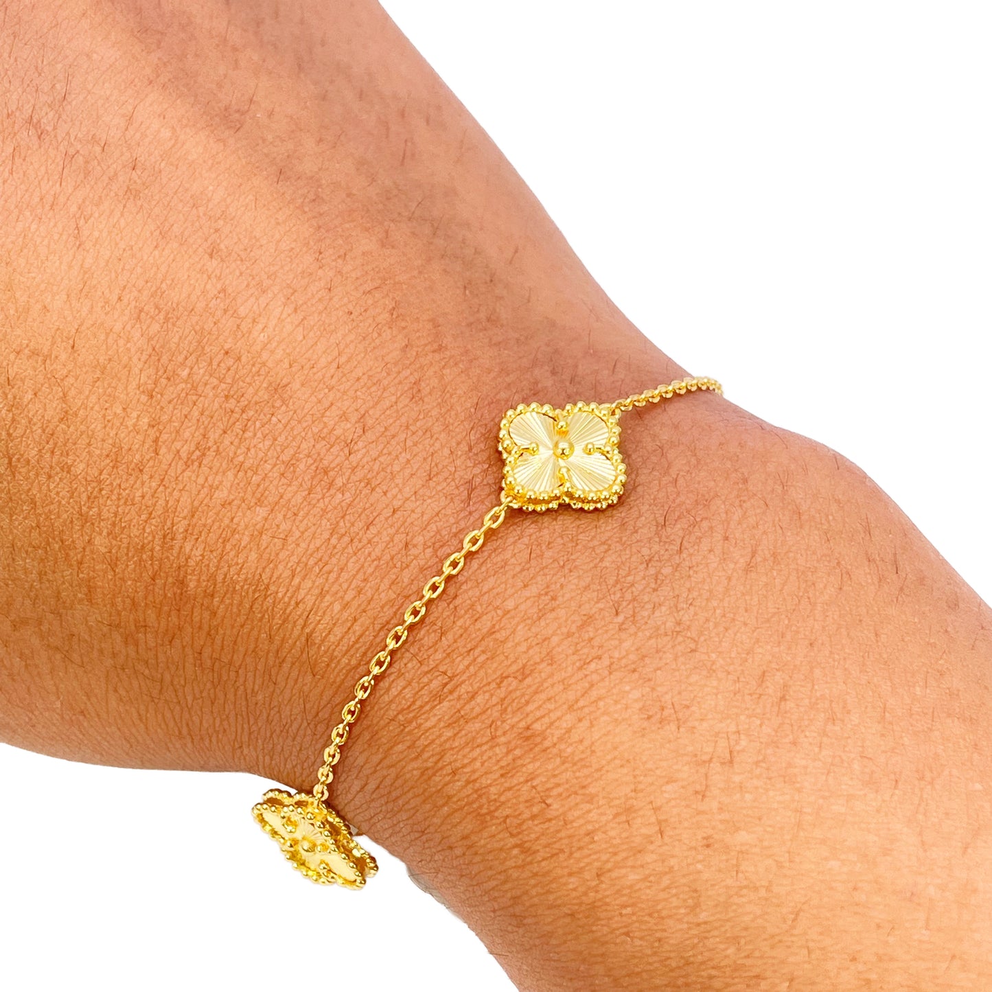 22ct Yellow Gold 3 Floral Clover Diamond Cut Bracelet 7 Inches